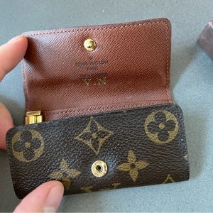 Louis Vuitton monogram key holder .